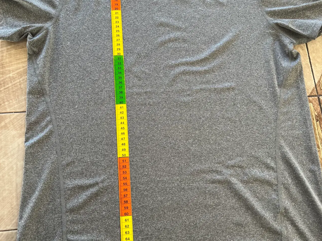 Billede 6 - Trænings t-shirt fra H&M
