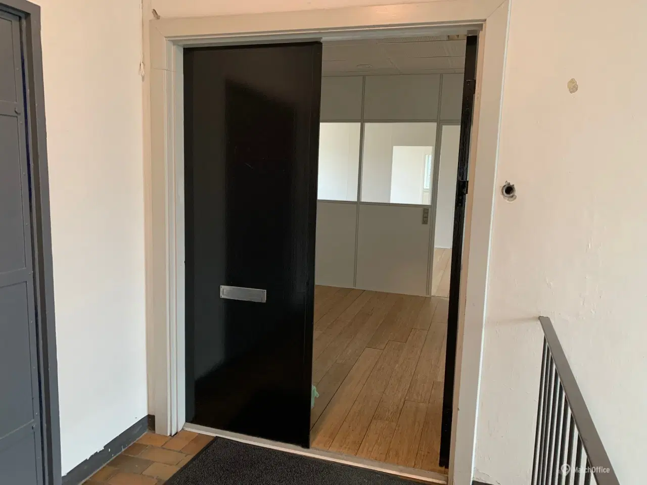 Billede 3 - Kontorlokaler på 198 m² udlejes.