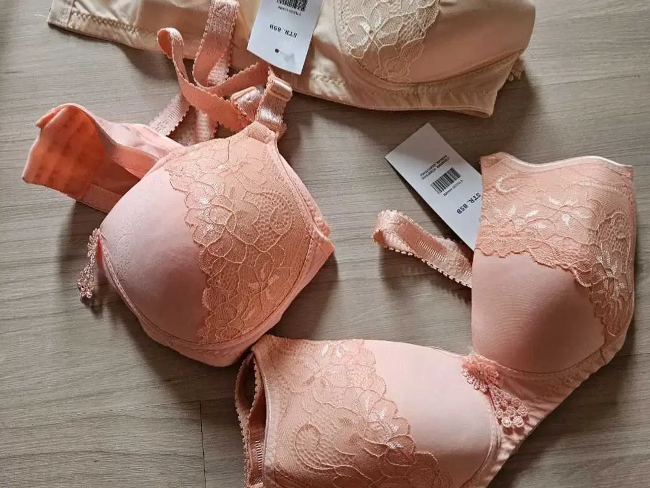 Billede 1 - 3 nye bh'er str 85B