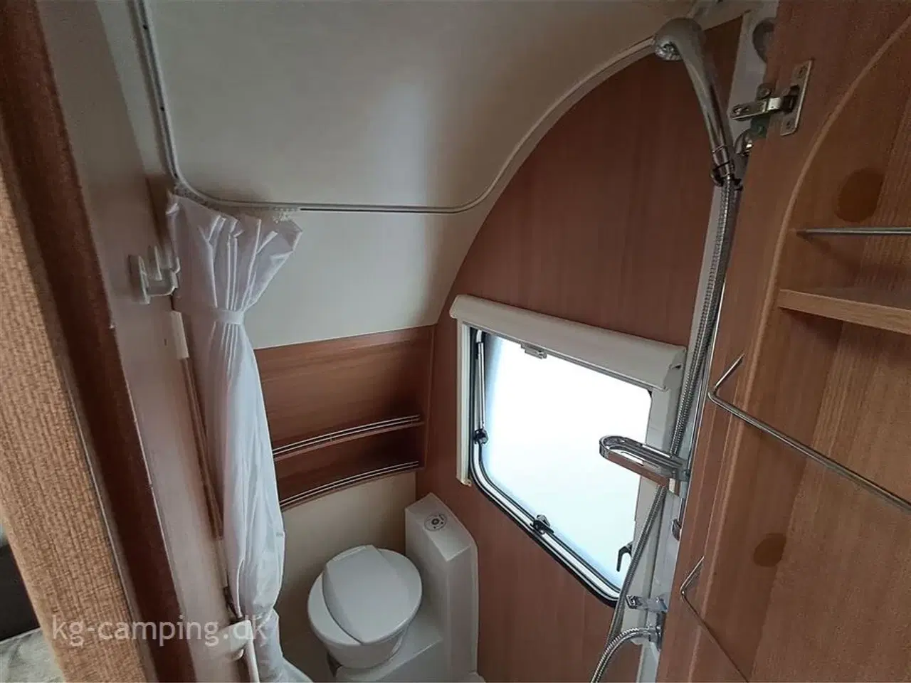 Billede 11 - 2012 - Knaus Südwind 500 FU Celebration   Velholdt 50 års Jubilæumsmodel inkl. Solcelle pakke og Isabella Commodore fortelt.