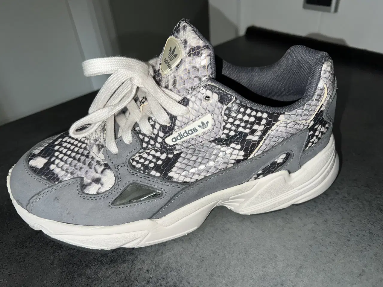 Billede 11 - Adidas sneakers slangeskin look