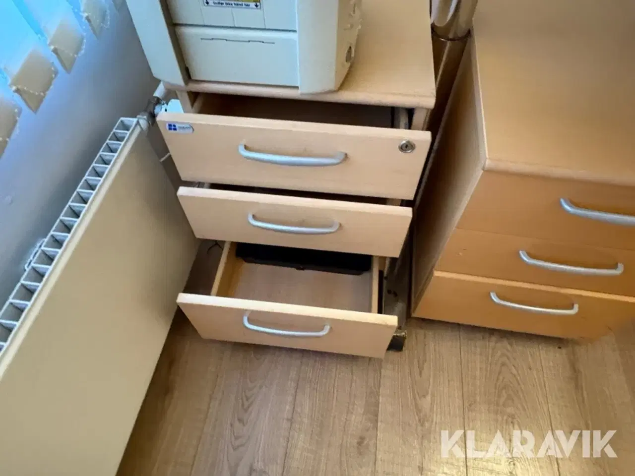 Billede 6 - Stort lot med kontormøbler