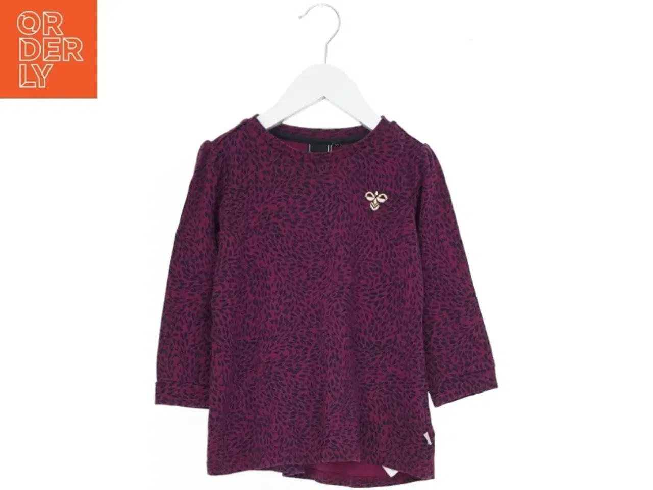 Billede 1 - Børnebluse med mønster fra Hummel (str. 98)