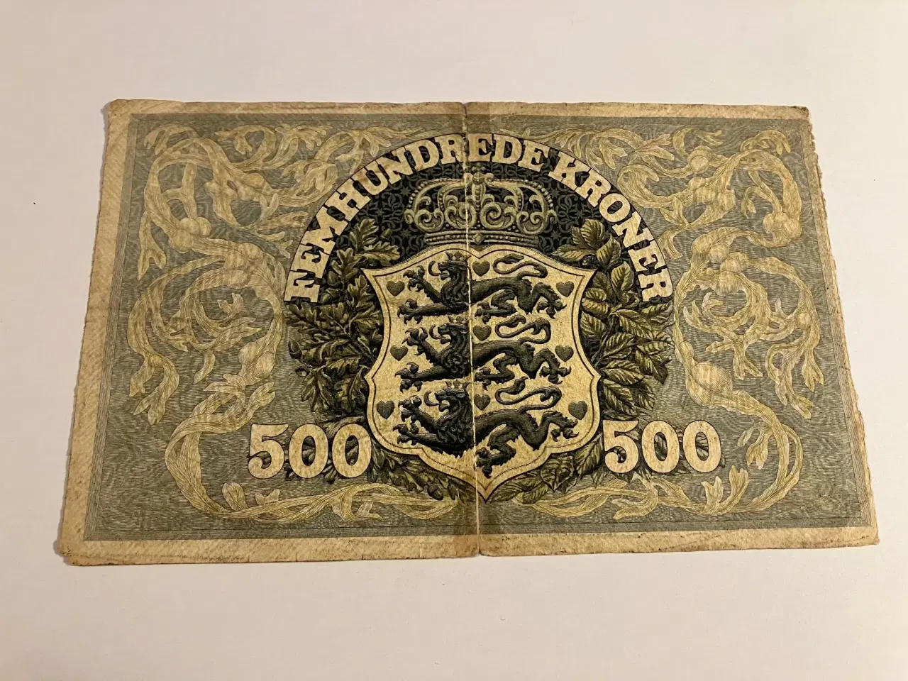 Billede 2 - 500 Kroner 1939 - Taperester på bagside - Lille hul i midten