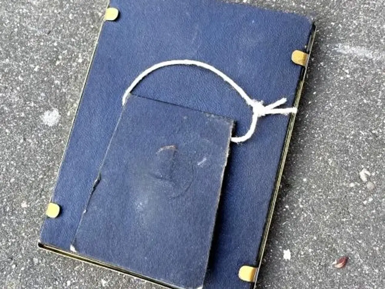 Billede 4 - Skøn gammel messingramme med buet glas