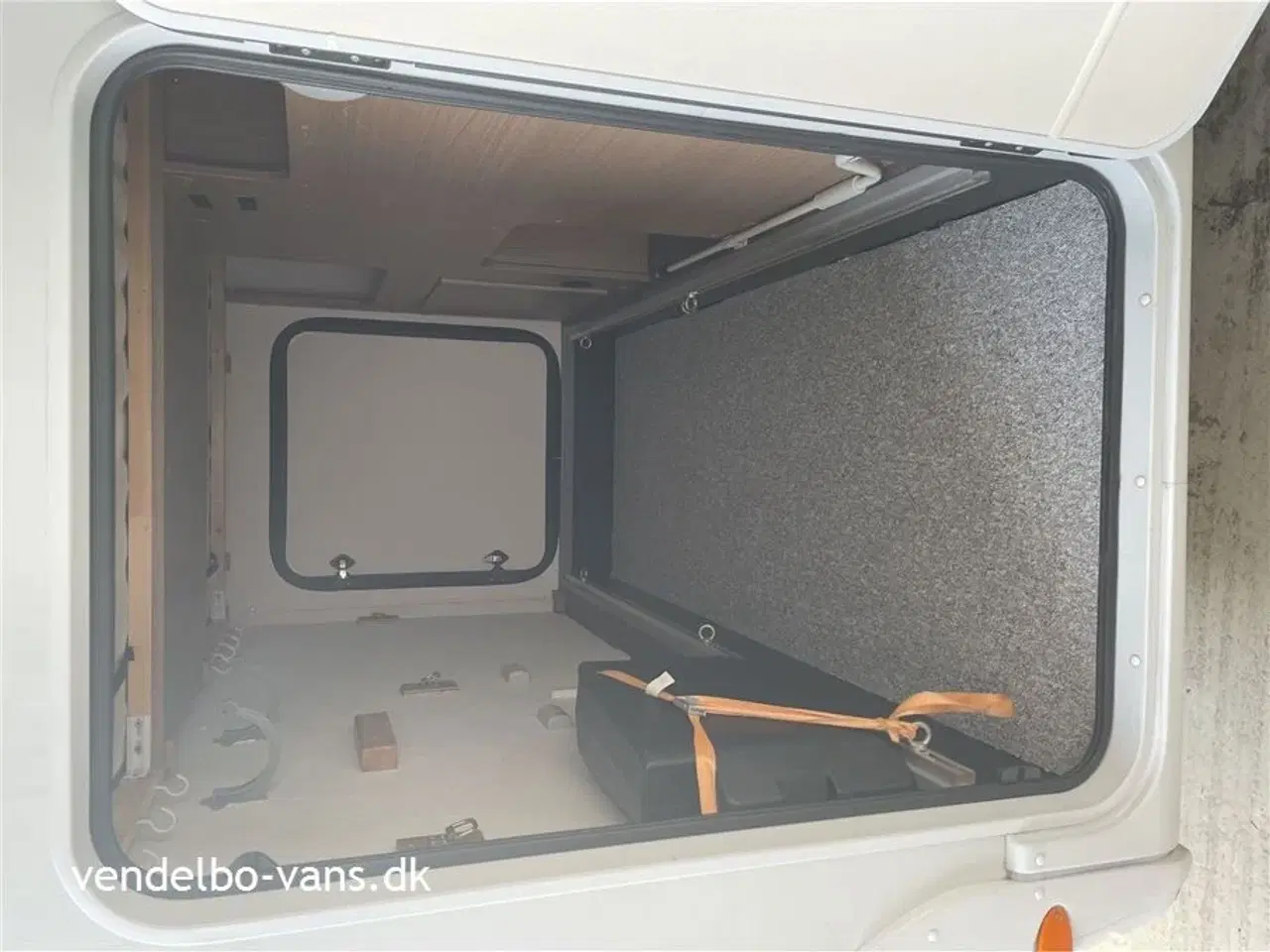 Billede 22 - 2019 - Carado V337 Enkeltsenge og høj garage