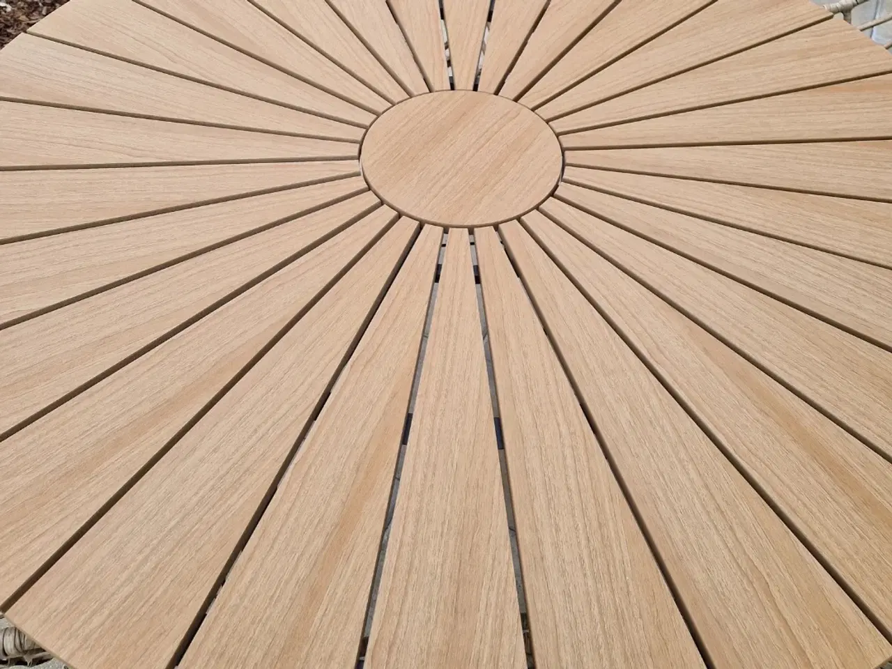 Billede 2 - Næsten nyt havemøbelsæt