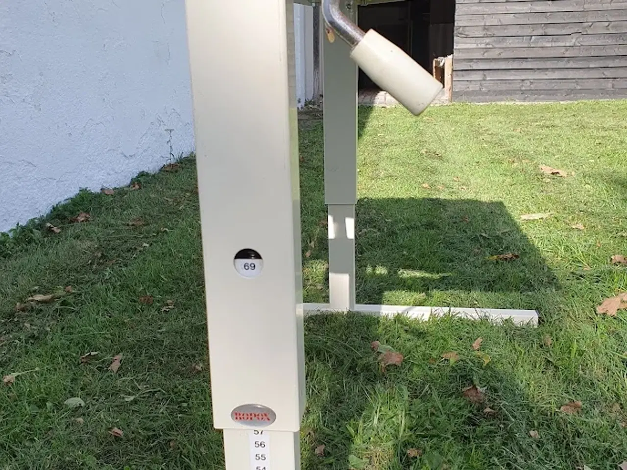 Billede 5 - Højdeindstillelig skrivebord med vippeplade