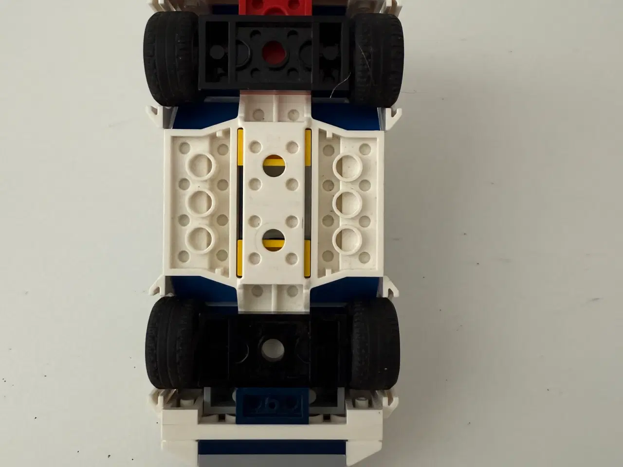 Billede 7 - LEGO City 60239 politibil og betjent