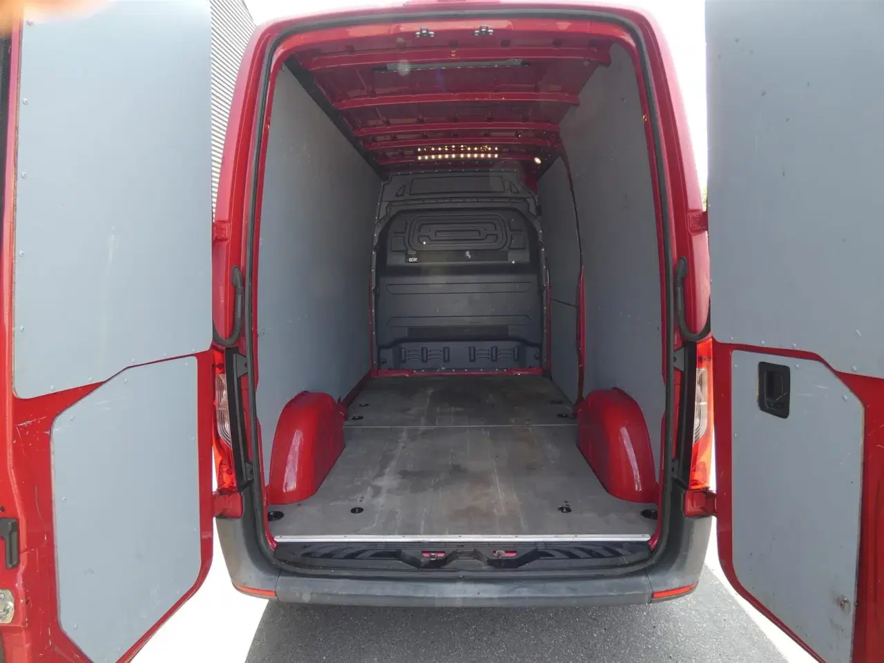 Billede 8 - Mercedes-Benz Sprinter 314 2,1 CDI A2 H2 RWD 7G-Tronic 143HK Van Aut.