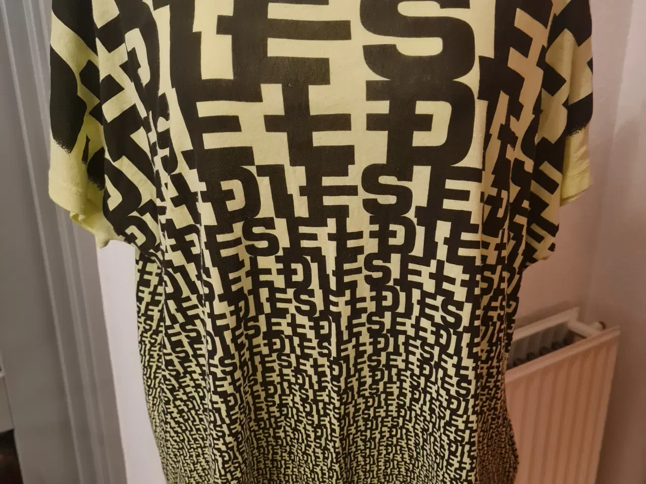 Billede 1 - T-shirt str S Diesel neon gul