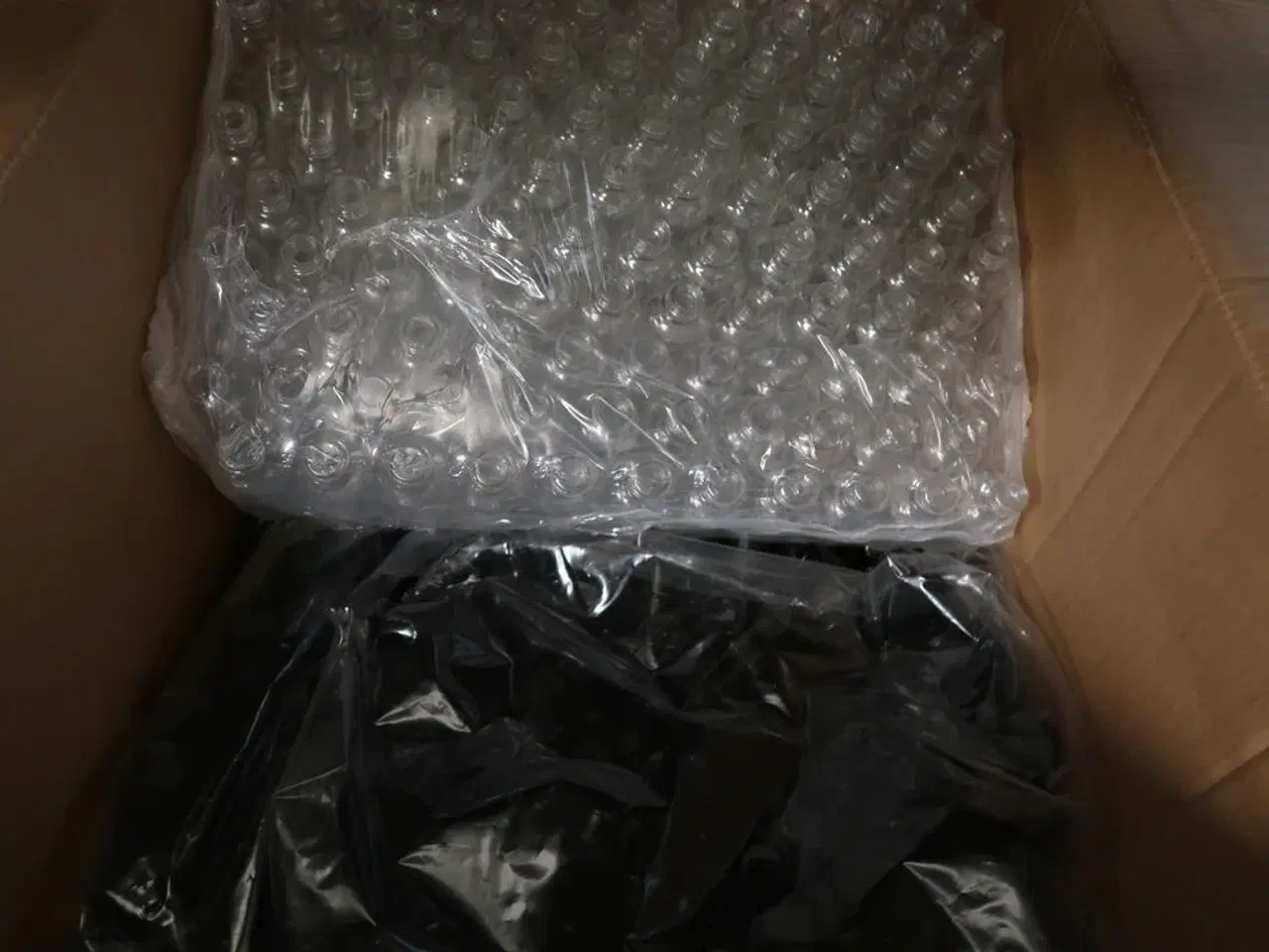 Billede 4 - Stort parti emballage - tøm 2 hylder