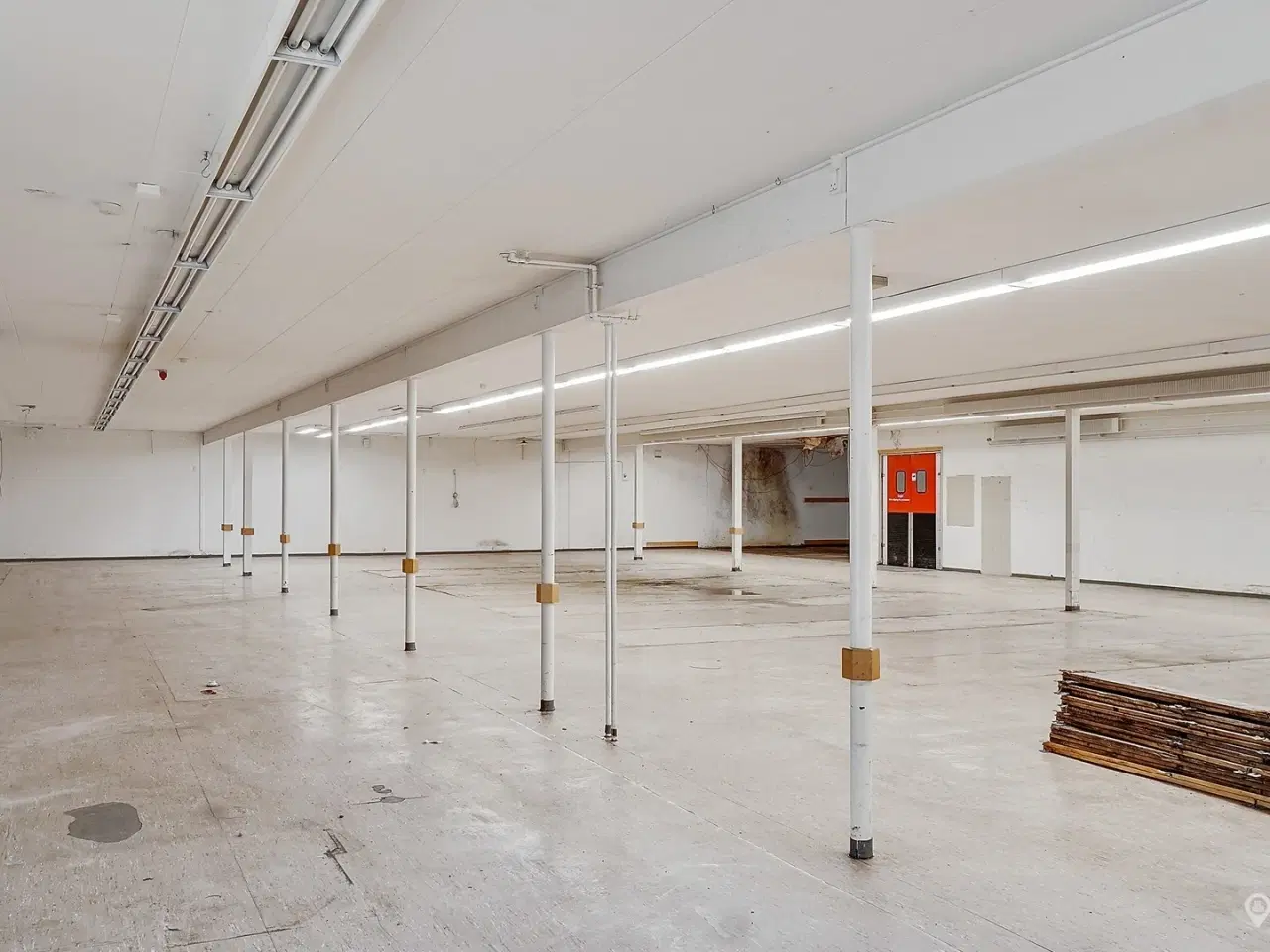 Billede 6 - Stor-butik ved byens bedste indfaldsvej