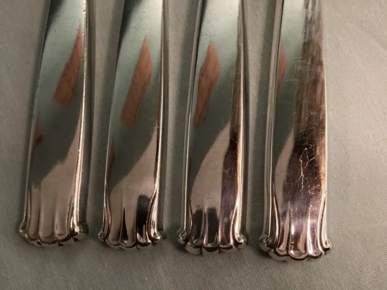 Billede 3 - NJAL pletsølv middagsknive og lagkagekniv