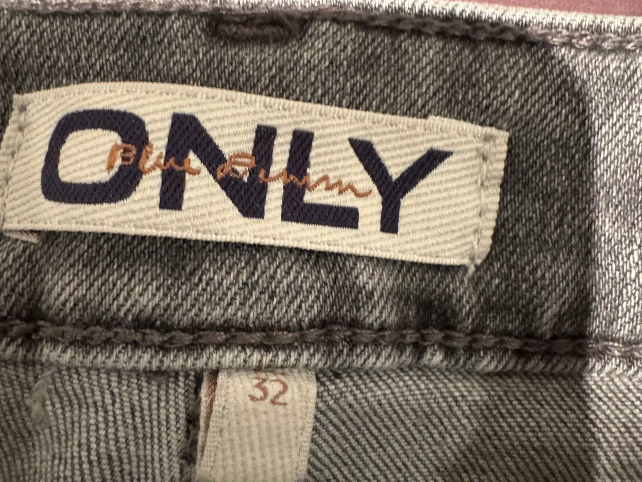 Billede 4 - Only bukser sælges