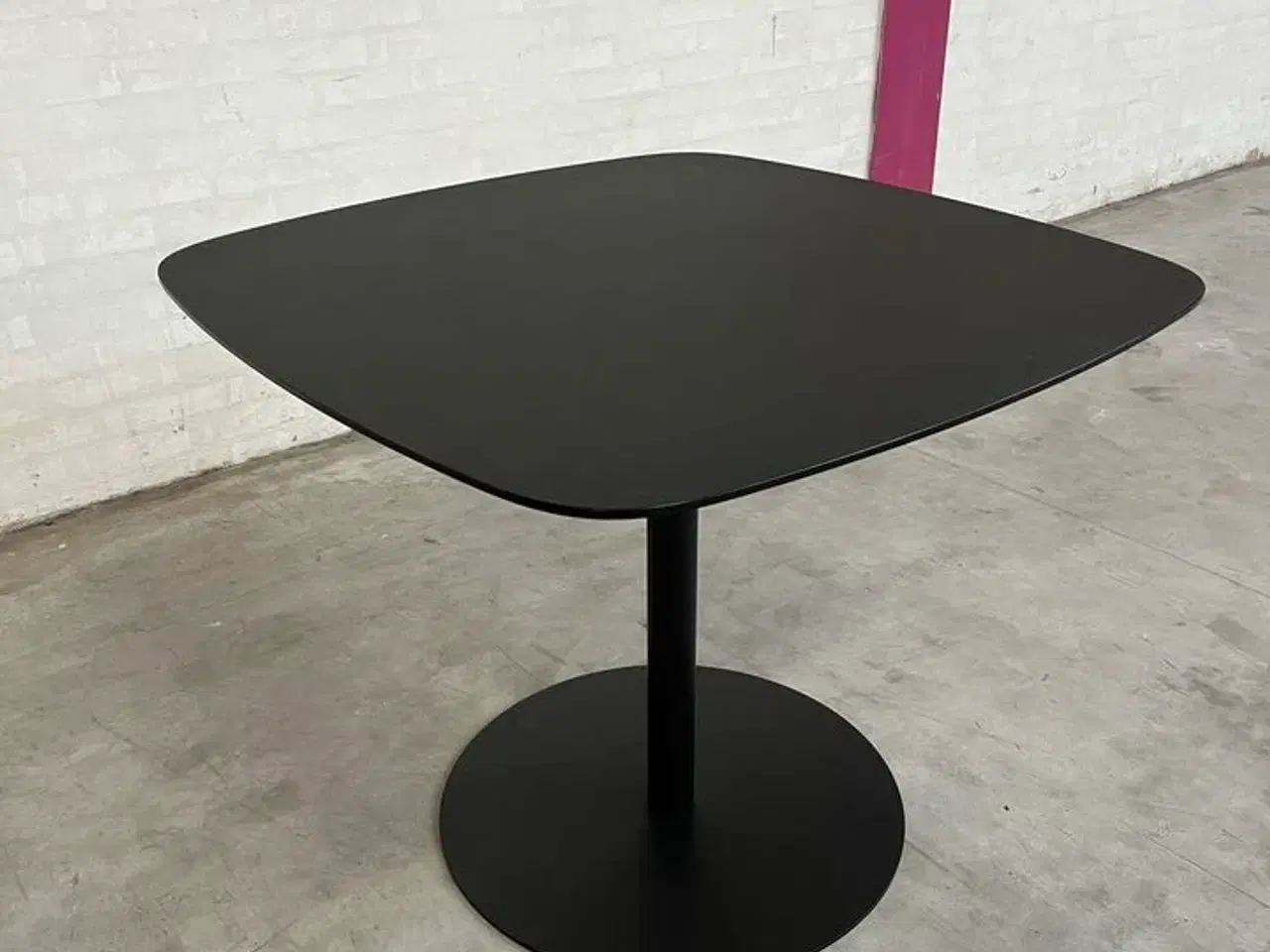 Billede 3 - Spisebord 90x90 cm.