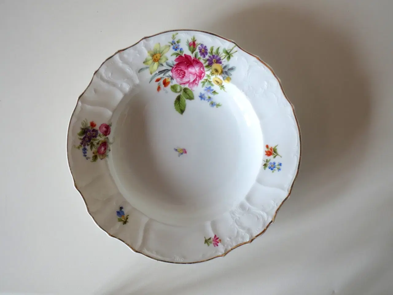 Billede 3 - Tjekkisk lågskål og dybe tallerkner fra 30'erne