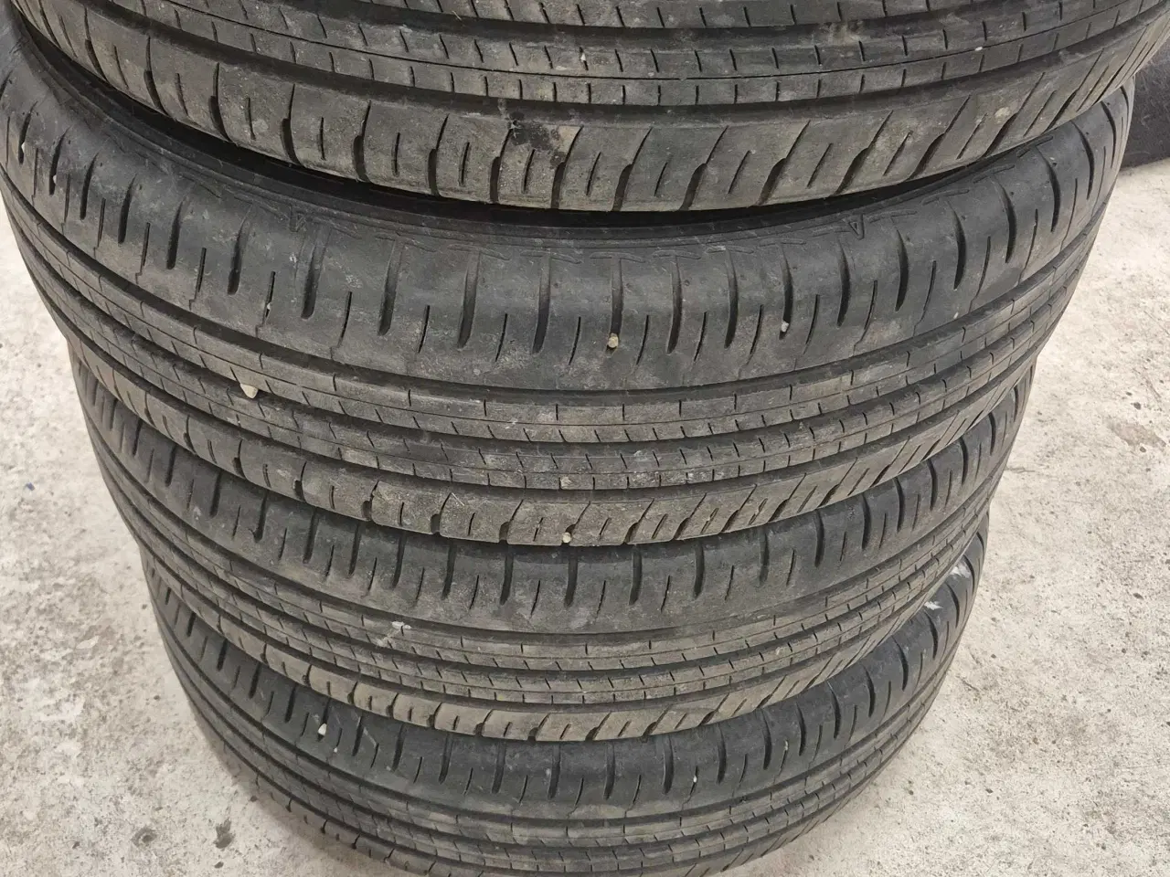 Billede 1 - Dæk 205/65R16