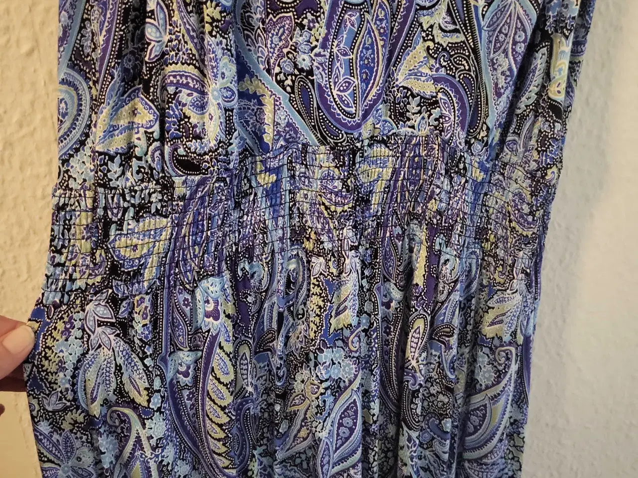 Billede 4 - Lang Blå Kjole Med Mønstre