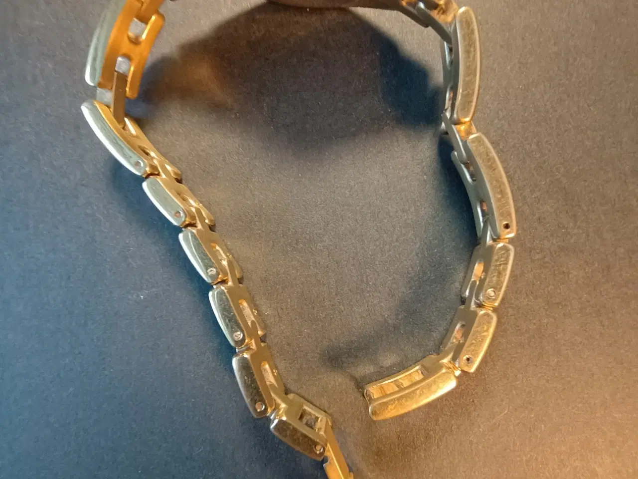 Billede 5 - Tissot.Pæn og velholdt lille vergyld dameur.