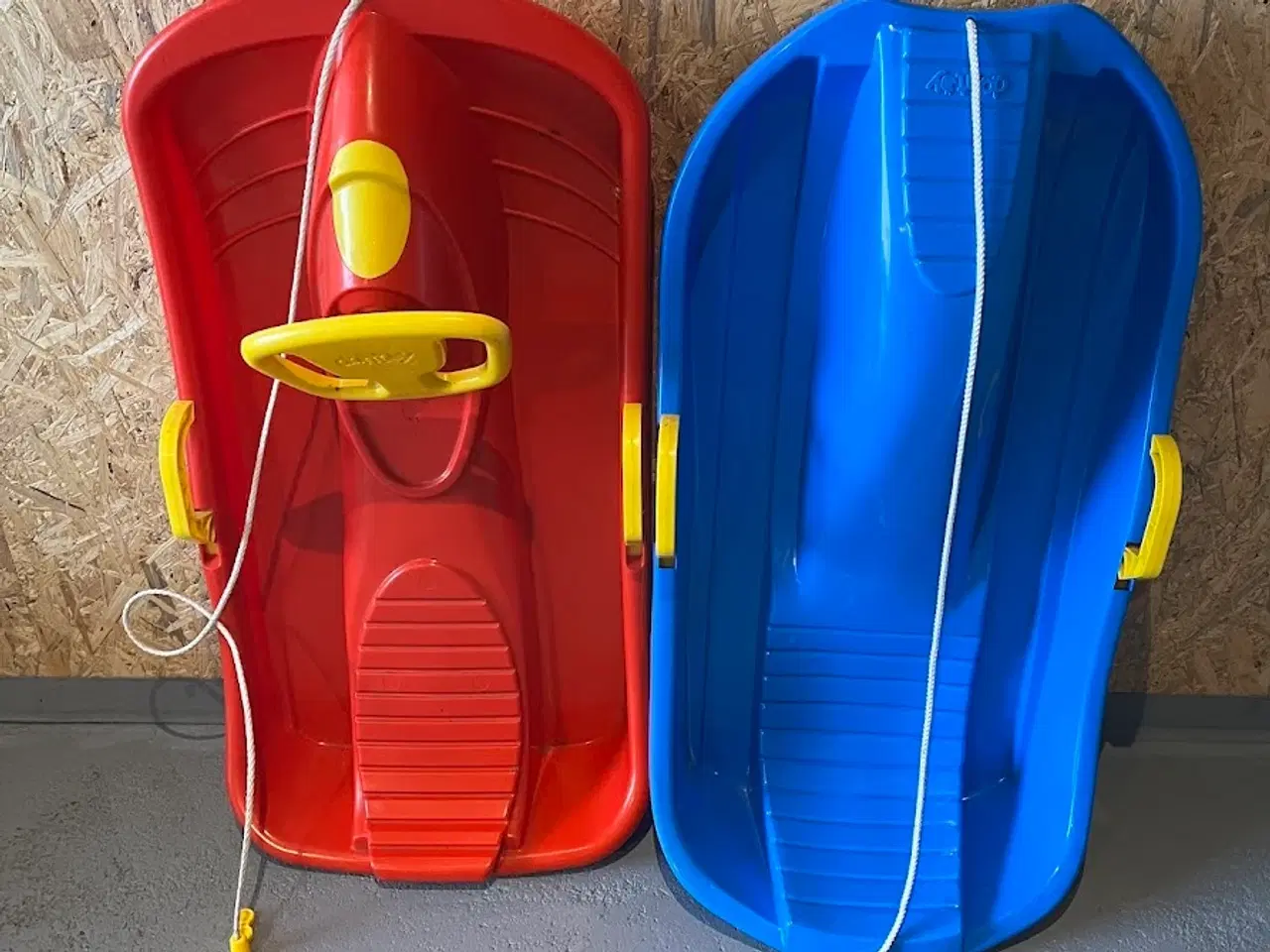 Billede 1 -  Kælke 2 stk. (En med rat og en almindelig) ❄️