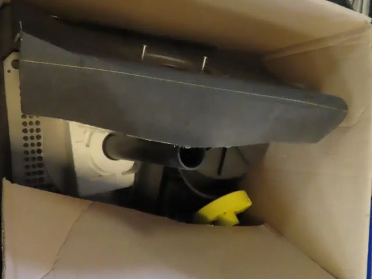 Billede 2 - Taghætter til ventilation