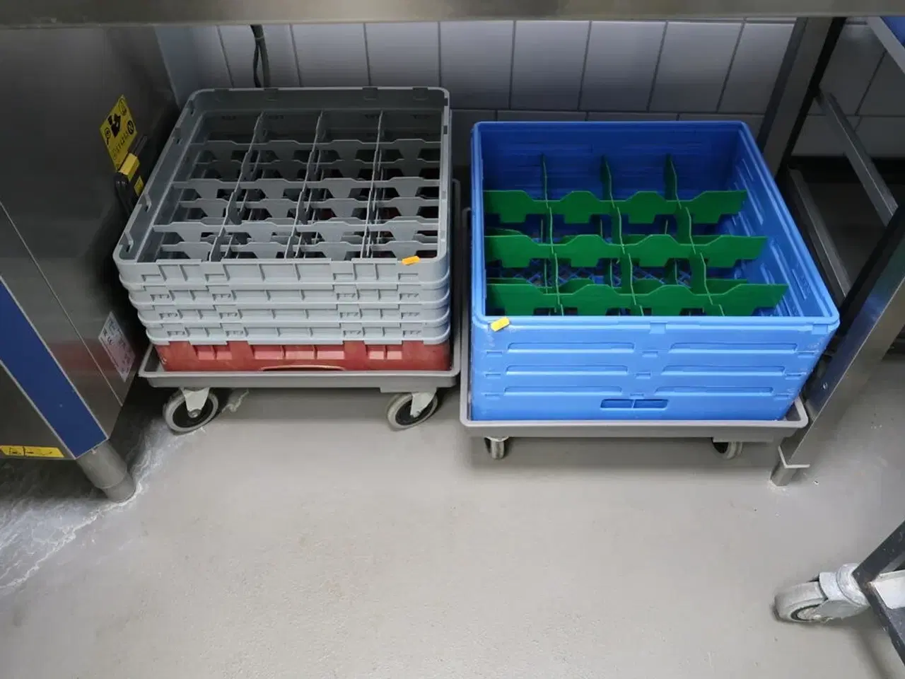 Billede 2 - 2 stk. opvaskebakker til glas