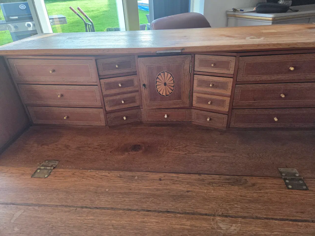 Billede 3 - Massiv Chatol sælges