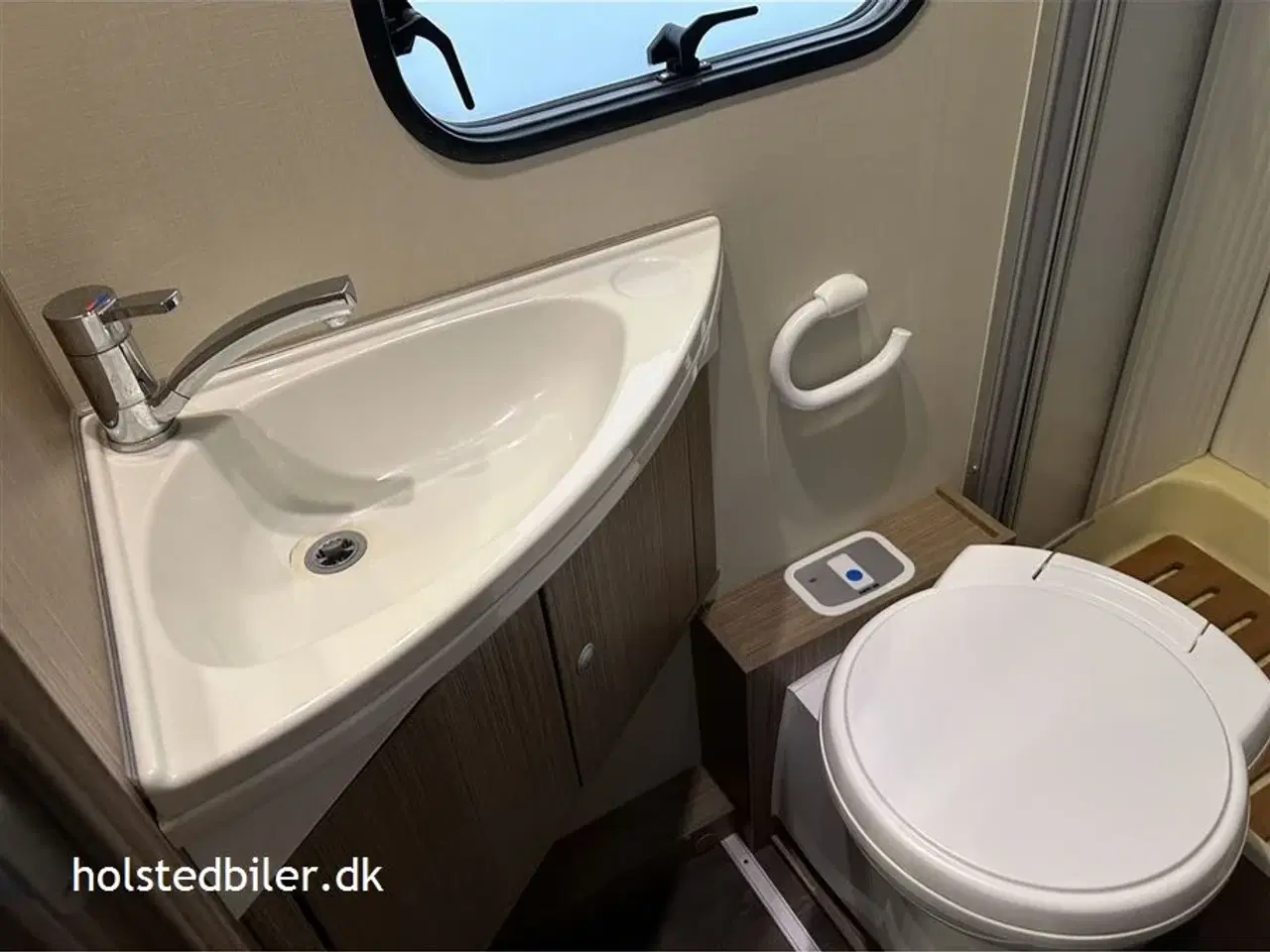 Billede 16 - 2019 - Carado T 348   Fransk seng og hæve/sænkeseng.