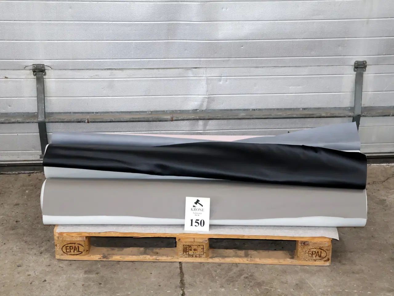 Billede 1 -  4 Ruller Kunstlæder/Nappa. 