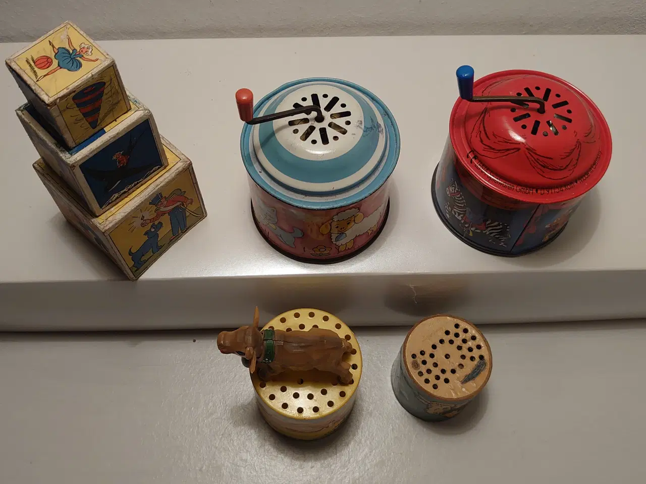 Billede 5 - 5 stk vintage legetøj. Spilledåser, stabeltårn mm.