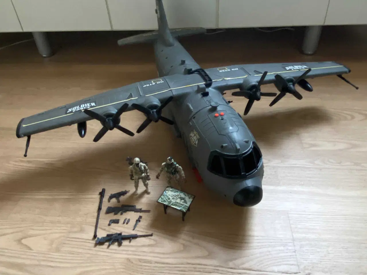 Billede 1 - Flyvemaskine Soldier Force