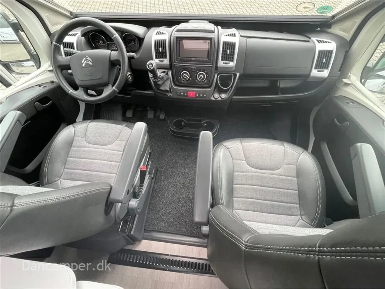 Billede 10 - 2023 - Adria Twin Axess 600 SP Kort og rummelig campervan kun kørt få km