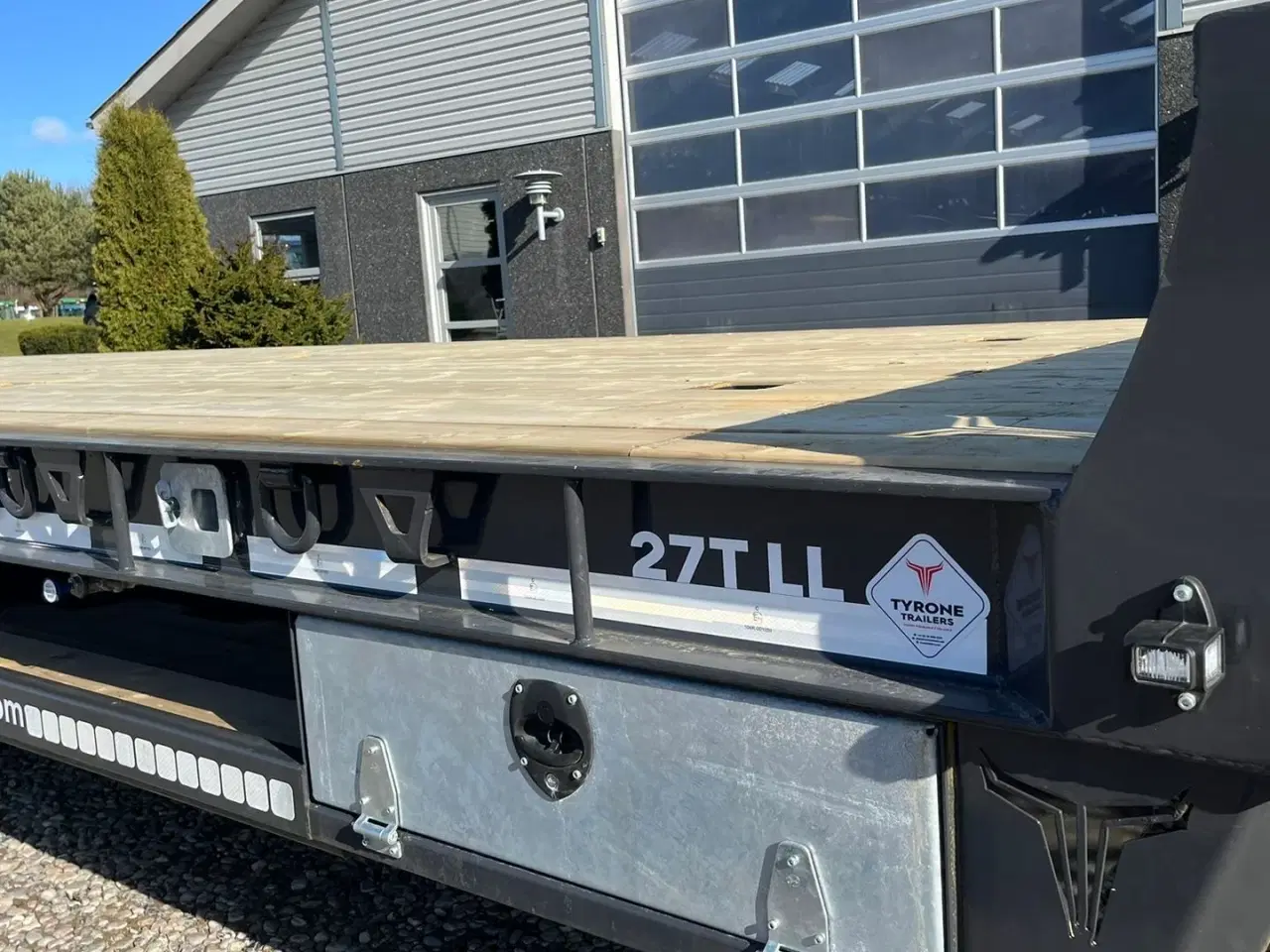 Billede 7 - Tyrone 27TLL LANG MODEL med forbredningsudstyr . Affjedret træk og affjedret aksler. Med hydrauliske ramper og værktøjskasse