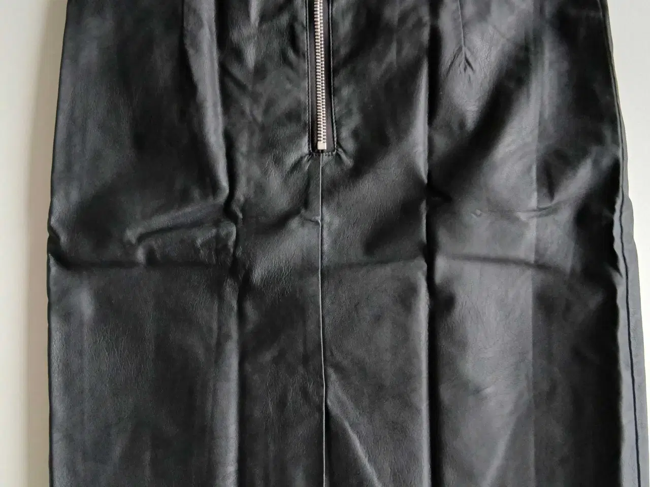 Billede 2 - Nederdel. Sparkz. Small/36