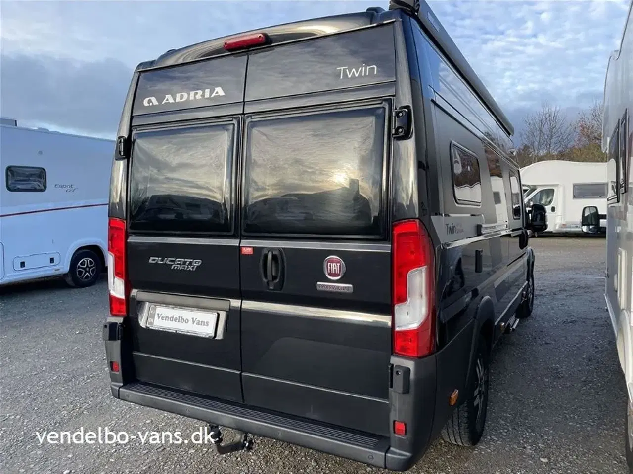 Billede 2 - 2019 - Adria Twin Supreme 640 SLB   En ejers vogn med enkeltsenge - automatgear 160 HK