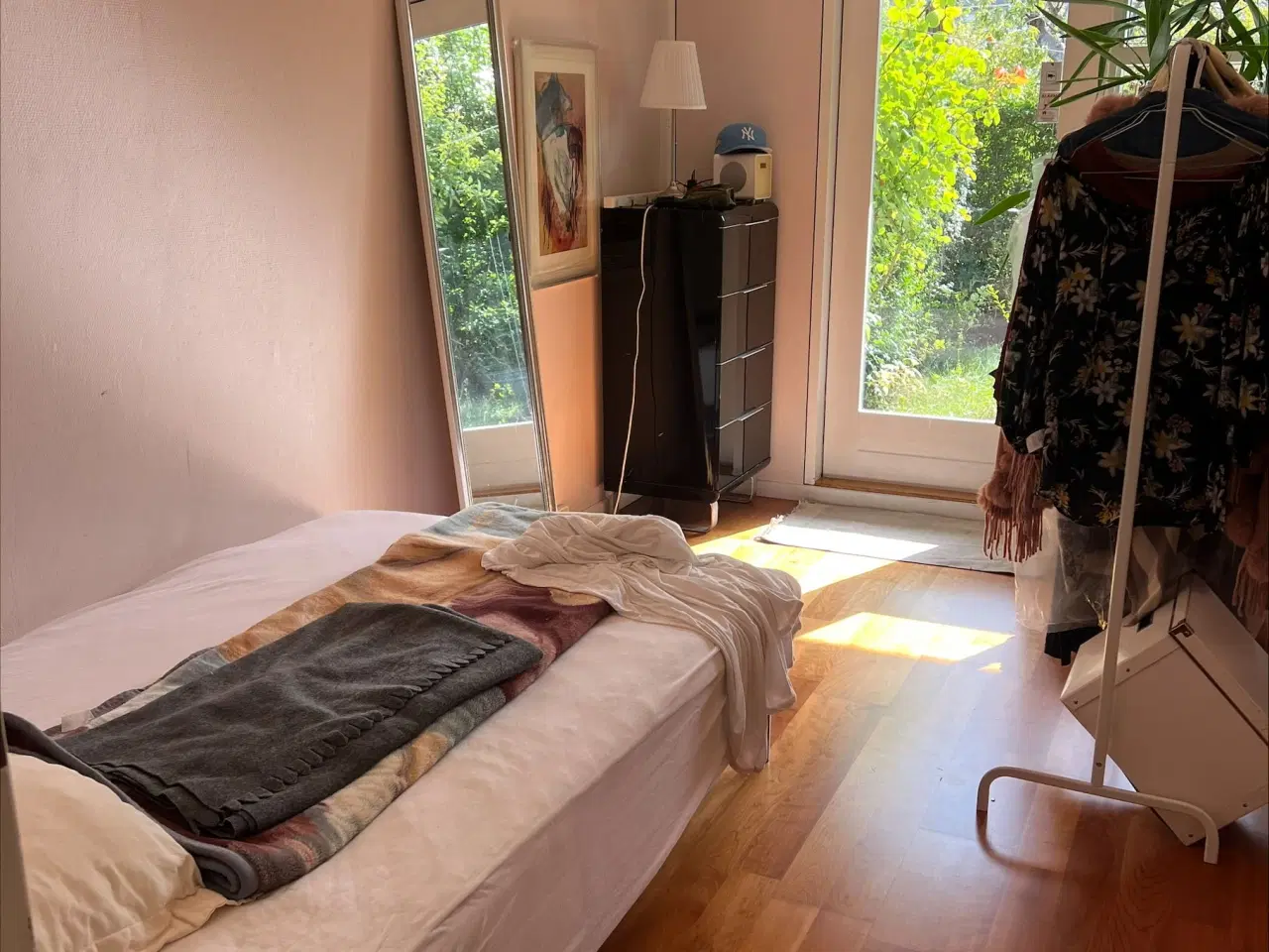 Billede 4 - 2 Værelser m/thekøkken og bad