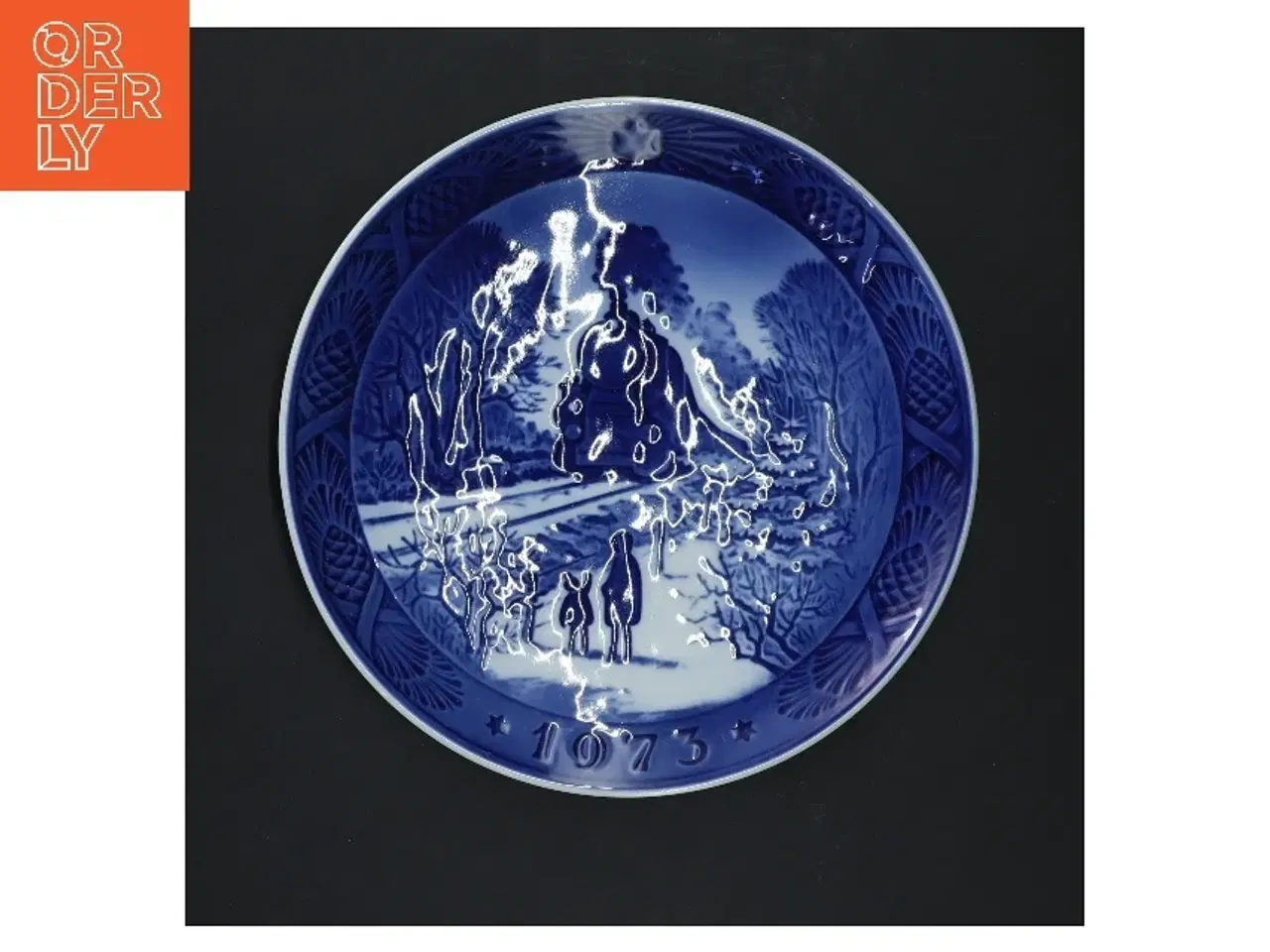 Billede 1 - Dekorativ platte fra1973 fra Royal Copenhagen (str. Ø 18,5 cm)