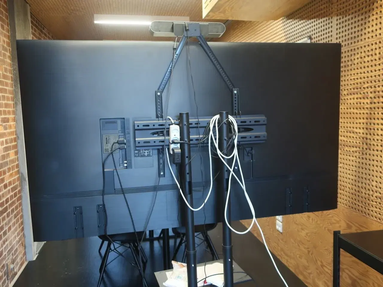 Billede 6 - SmartTV 4K SAMSUNG UE75BU8075 m. LOGITECH konferencesystem