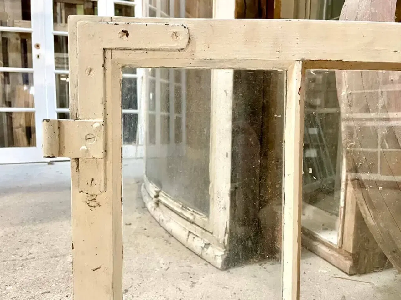 Billede 2 - Fin, klassisk 2-ruders vinduesramme