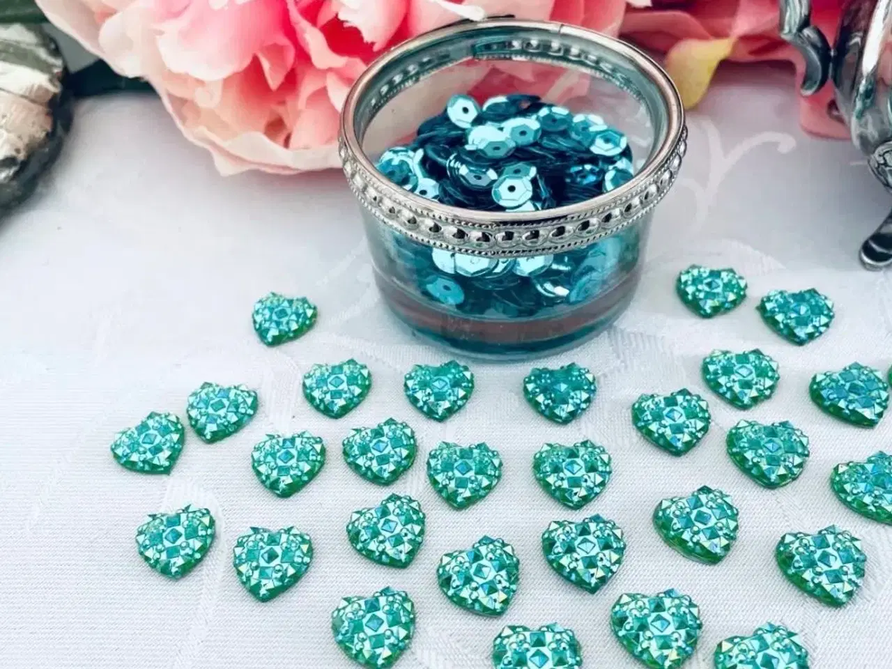 Billede 3 - Hjerter + palietter til dekoration/ hobby