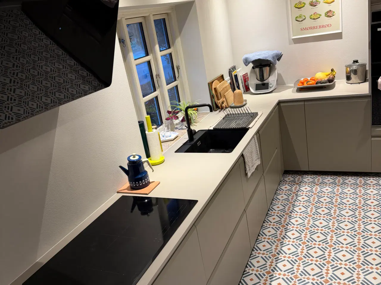 Billede 2 - Laminatbordplade med underlimet vask