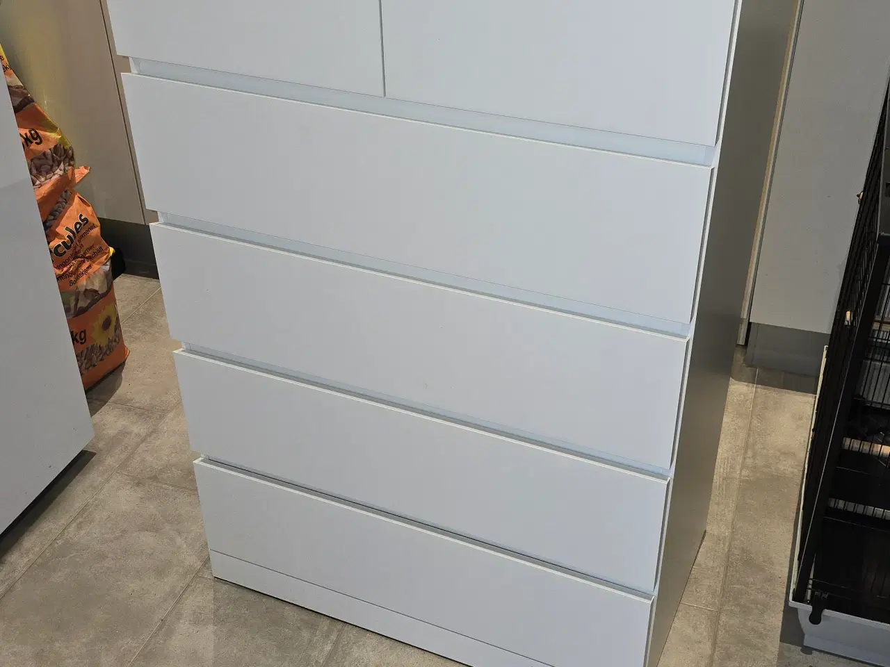 Billede 2 - Kommode fra Ikea Sælges