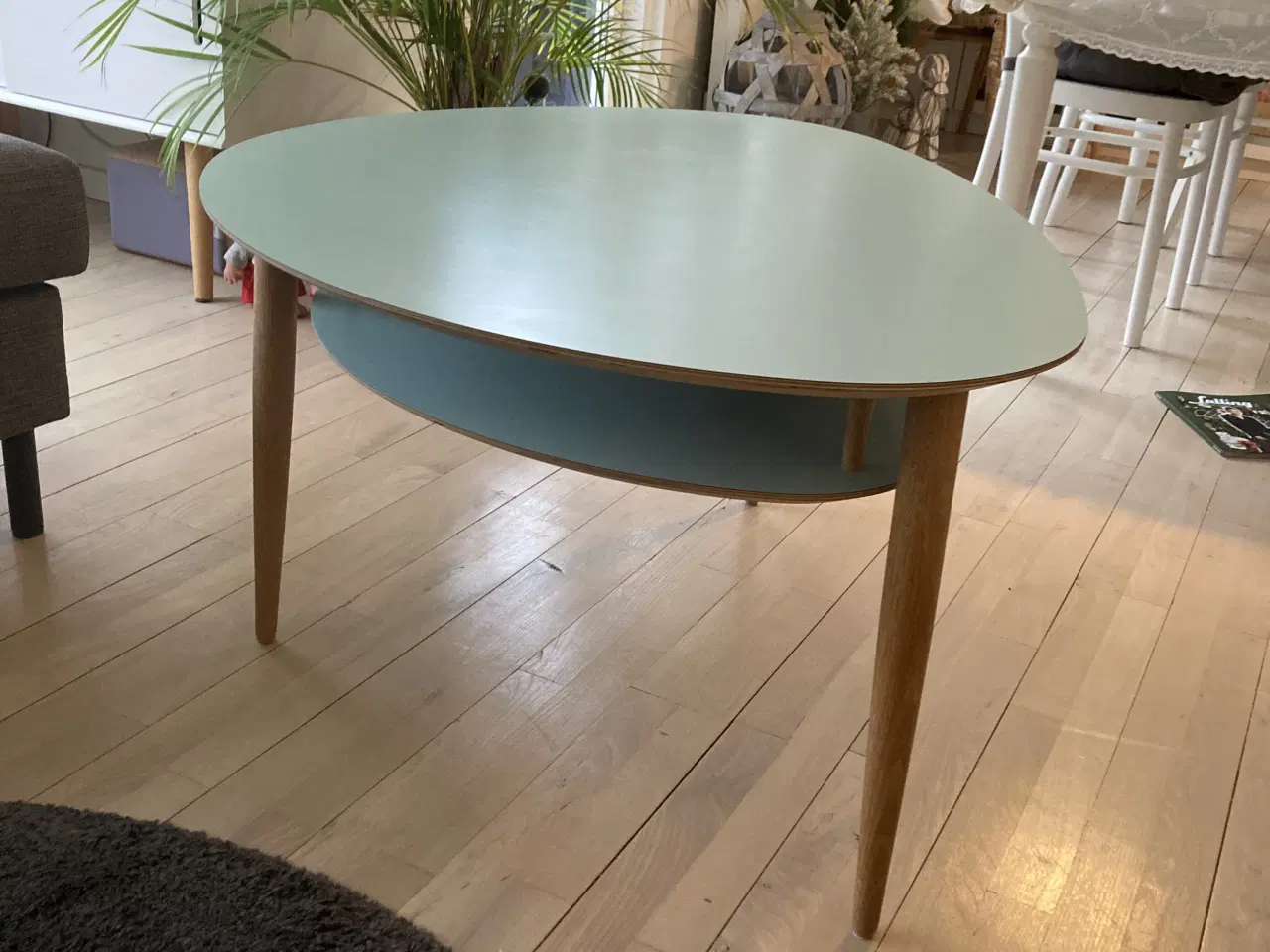 Billede 1 - Sofabord træ/lys mint