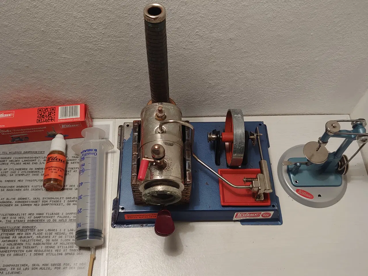 Billede 2 - Wilesco dampmaskine D6+M51 boremaskine mm.