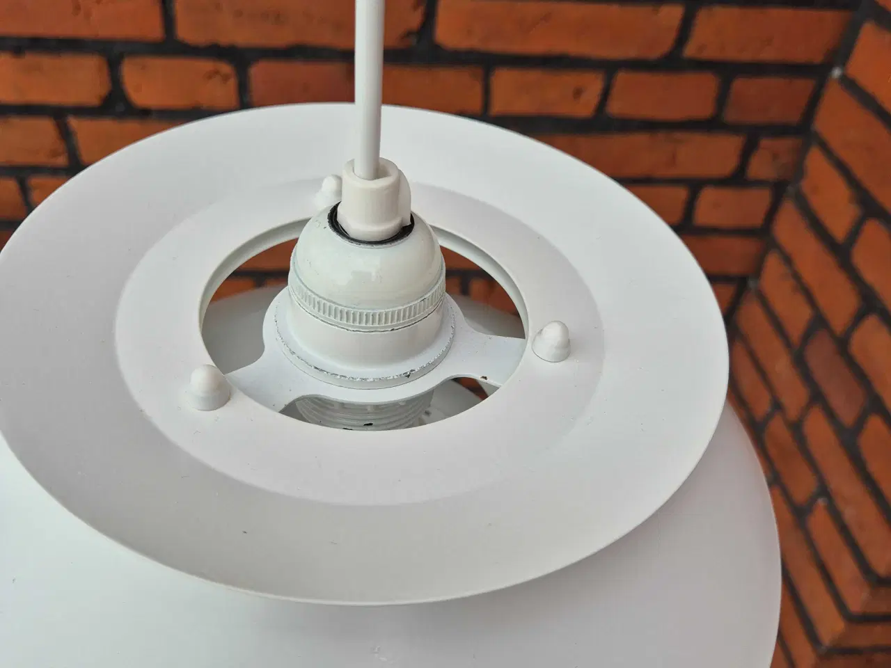 Billede 10 - Velholdt hvid flerskærmspendel 