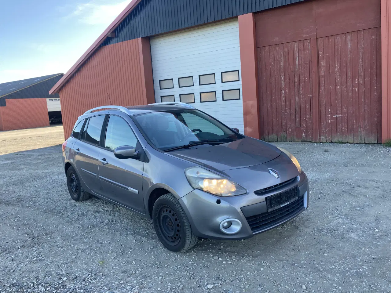 Billede 1 - Nye synet Renault Clio dCi 75 Sport Tourer årg. 20