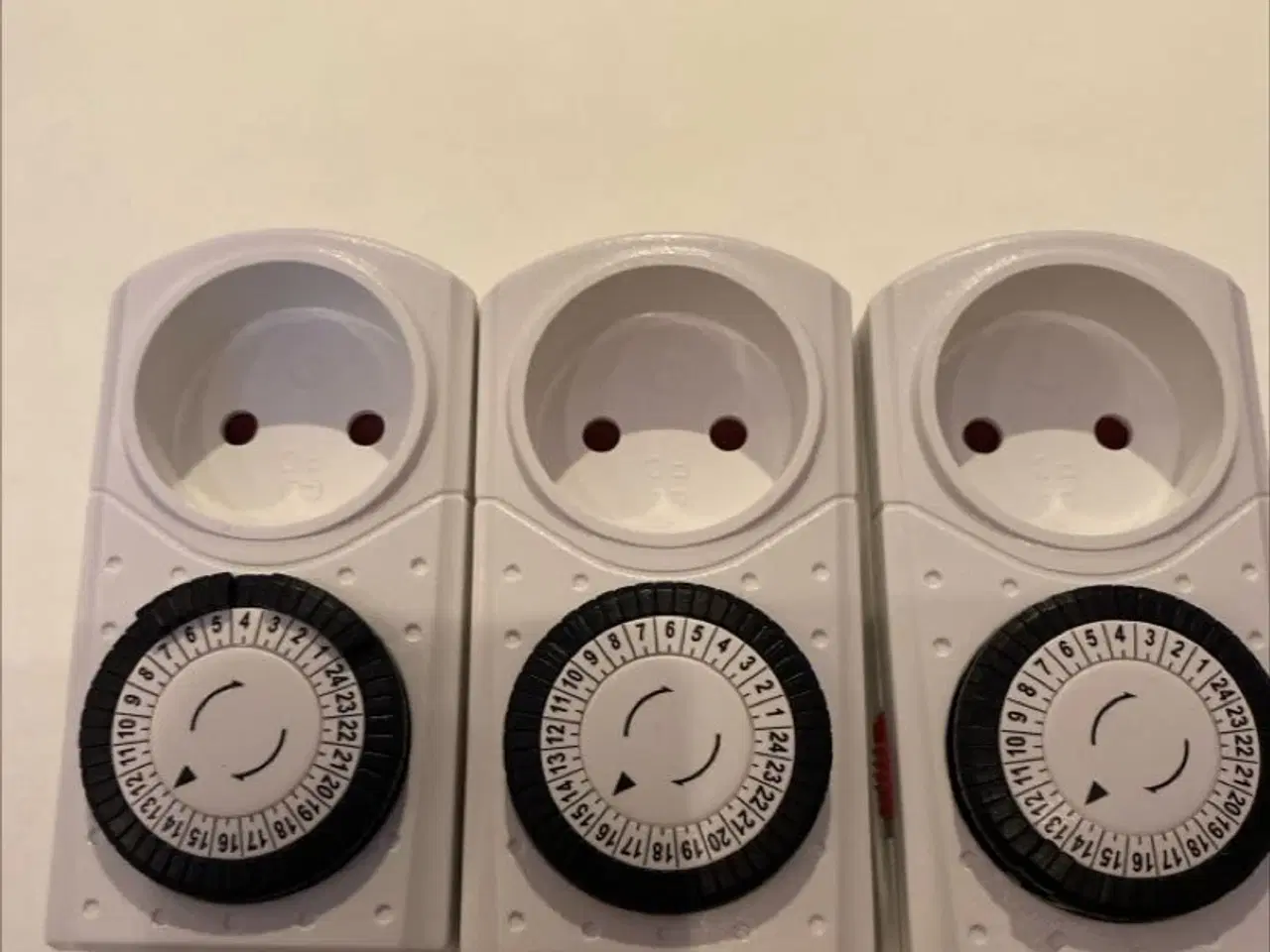 Billede 1 - Tænd sluk ur 3 stk