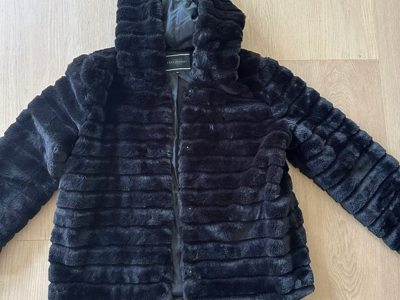 Billede 1 - Super smuk fake pels , helt ny