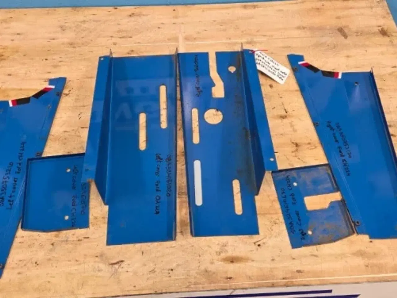 Billede 13 - Ford CM224 Skærm Sæt SBA350753210